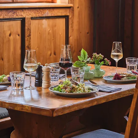 Classik Martinshof, Messe 3*